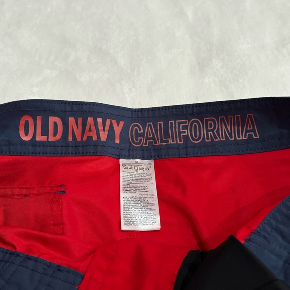 OLD NAVY Men’s Bathing Suit Swim Trunks Swim Shorts - red, size 30 - Picture 2 of 5